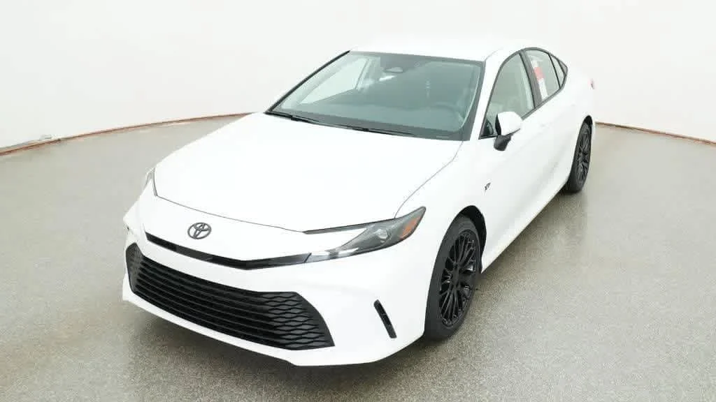New 2026 Ice Cap Toyota LE image 16