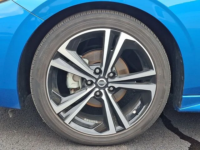 Used 2023 Blue Nissan SR image 28