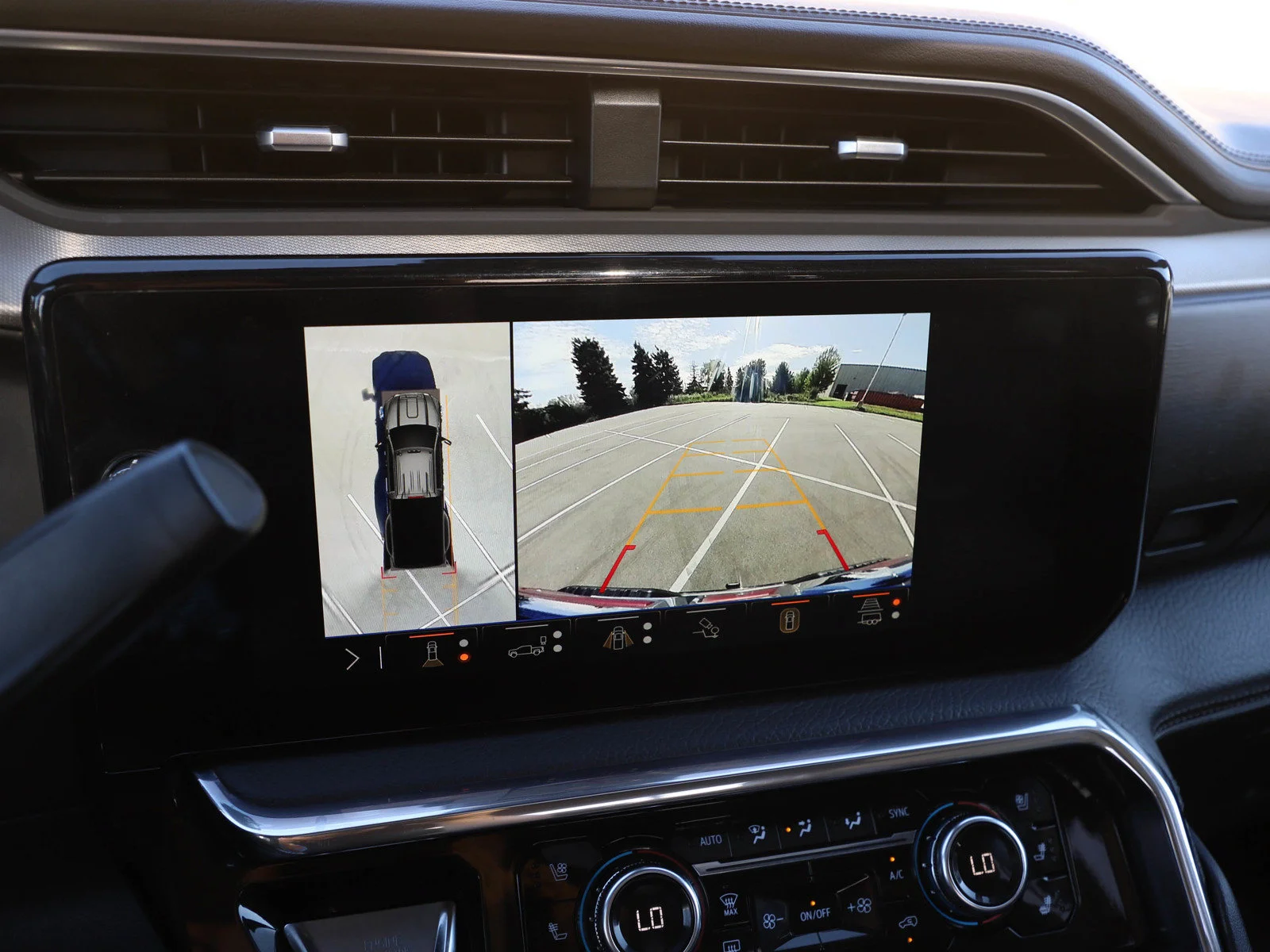 Used 2024 Onyx Black GMC Denali image 21