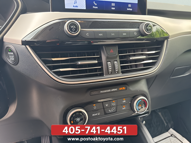 Used 2022 White Ford SE image 17