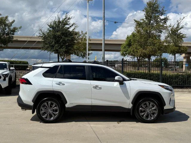 Certified Used 2025 WIND CHILL PEARL Toyota Limited image 34
