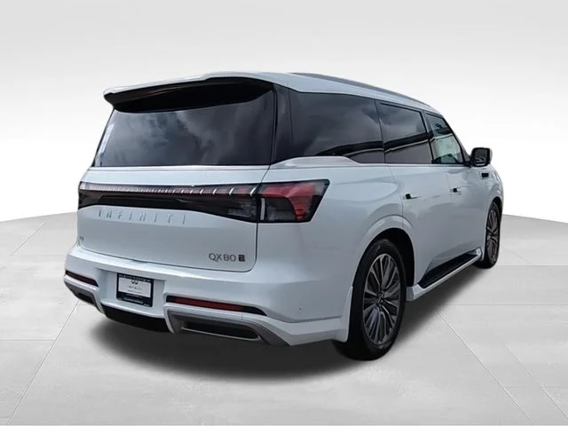 New 2026 RADIANT WHITE INFINITI Luxe 4WD image 8