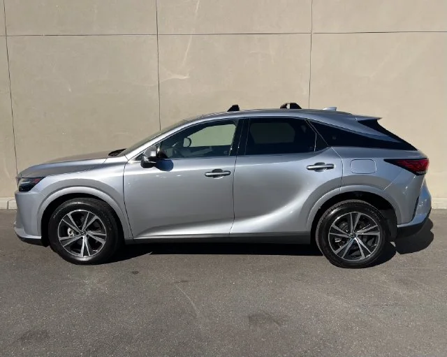 Used 2025 Iridium Lexus 350 Premium image 4