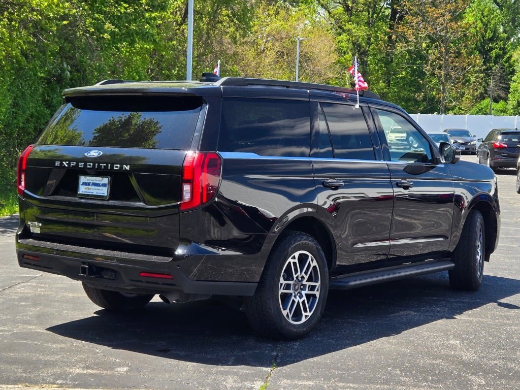 2025 Ford Expedition Active - Photo 13