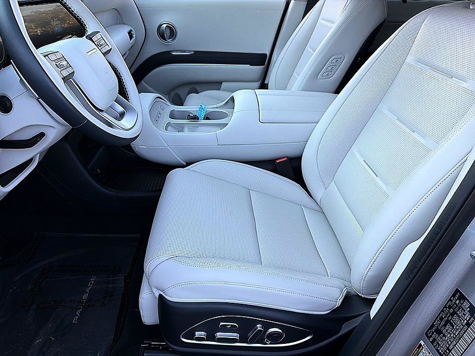 Used 2026 Typhoon Silver Metallic Hyundai Calligraphy image 11