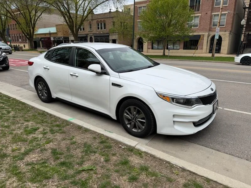 2017 Kia Optima LX AT Turbo's photo
