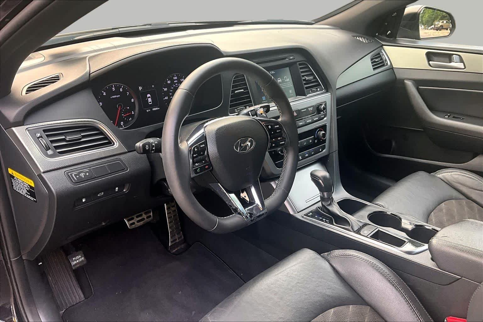 Used 2017 Phantom Black Hyundai Sport image 16