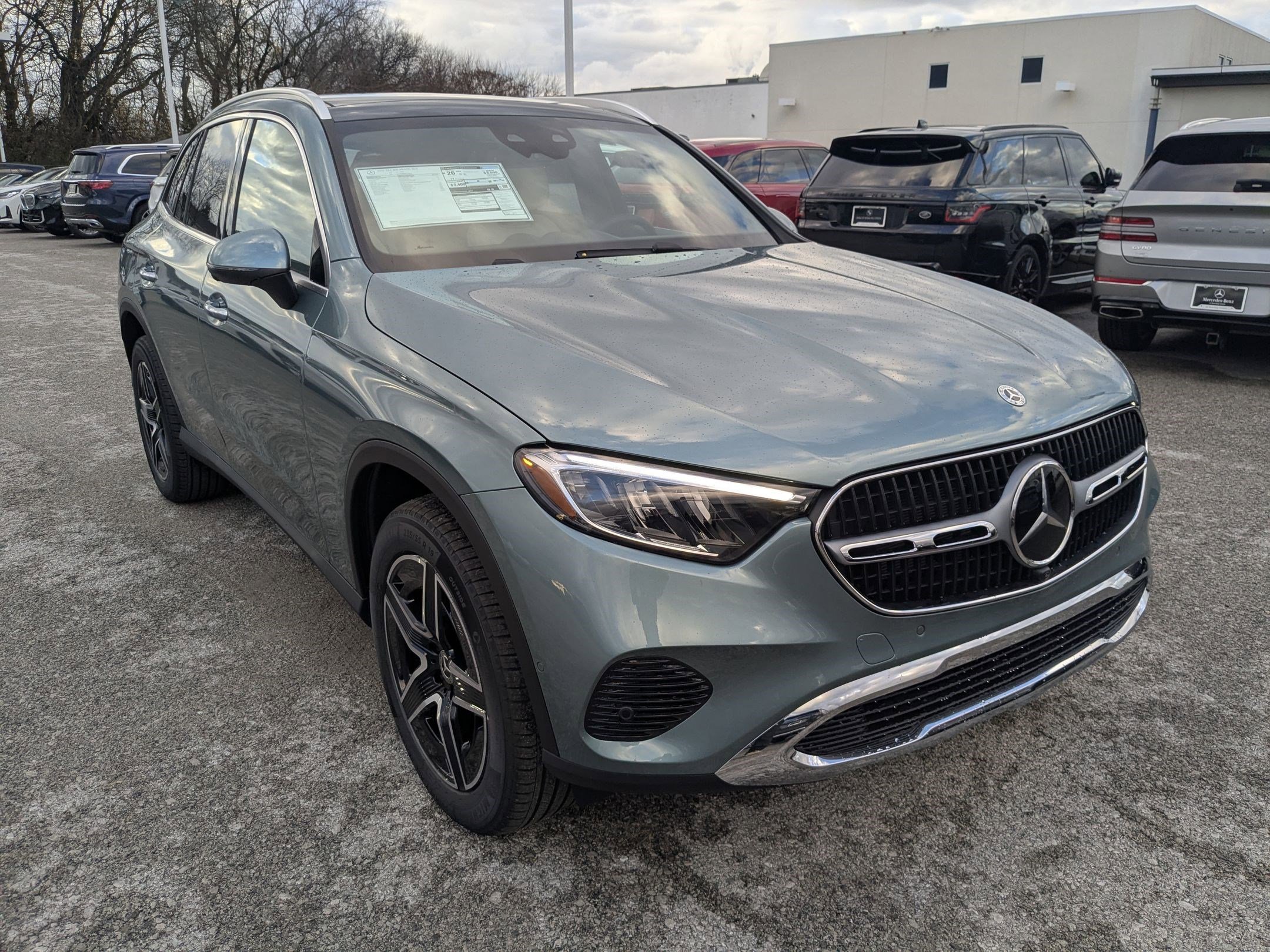 New 2026 Verde Silver Metallic Mercedes-Benz GLC 300 image 39