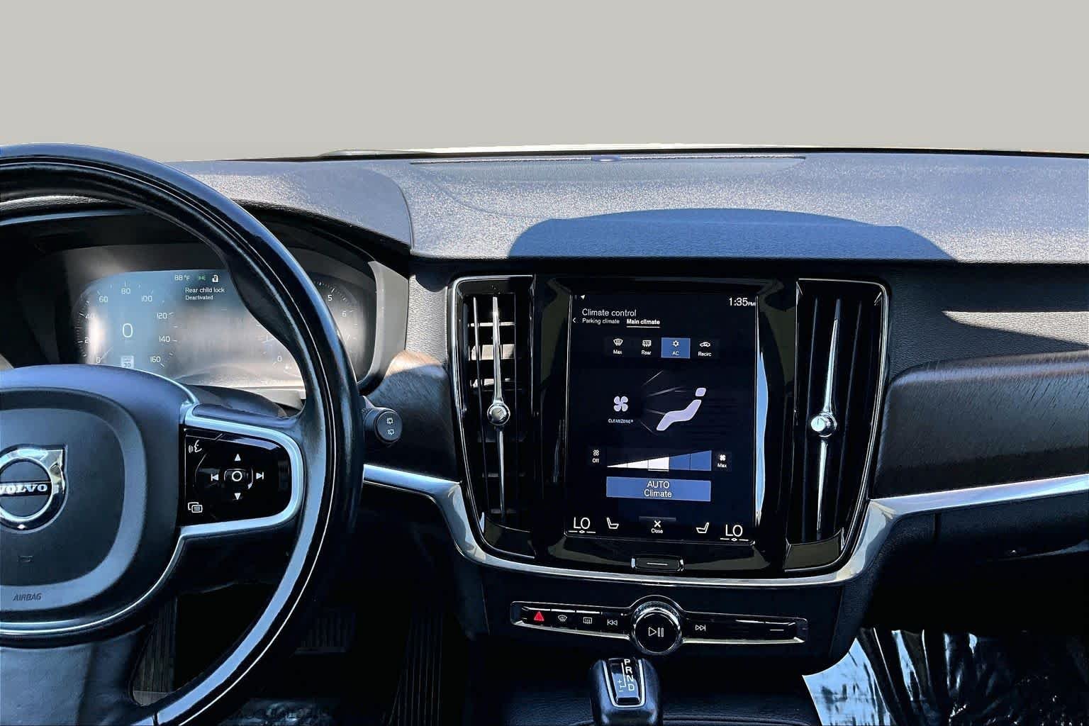 Used 2020 Crystal White Pearl Metallic Volvo  image 7