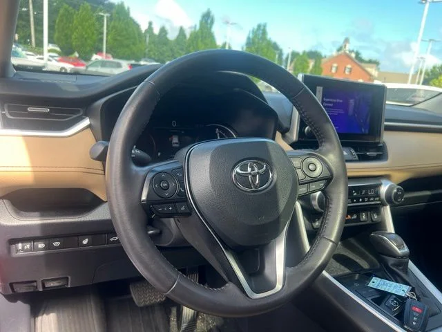 Used 2024 Ruby Flare Pearl Toyota XLE Premium image 18