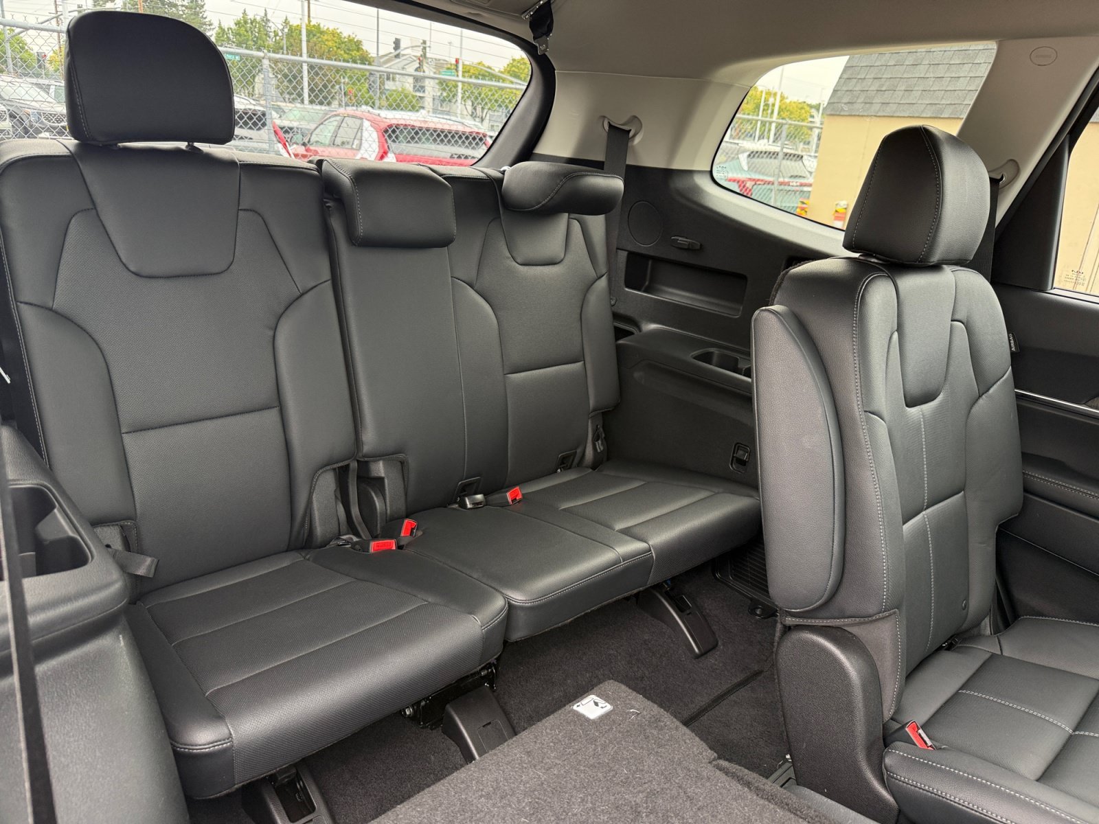 Certified Used 2025 Moss Kia EX image 21