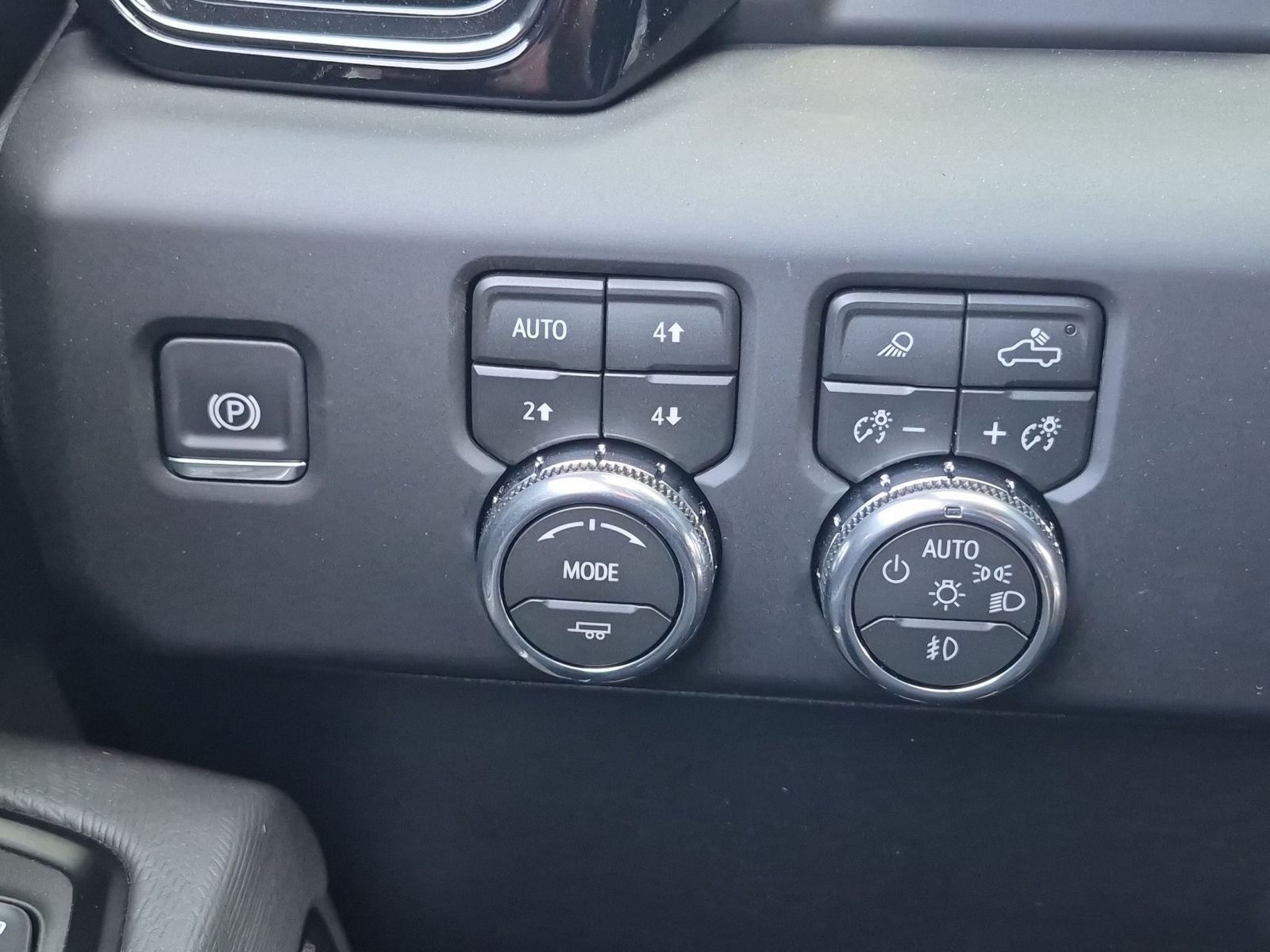 2026 GMC Sierra 2500HD AT4X - Photo 17