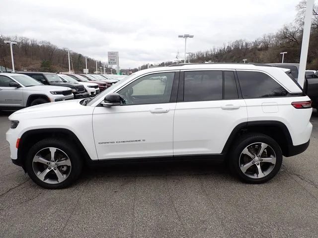Used 2023 White Jeep Limited image 2