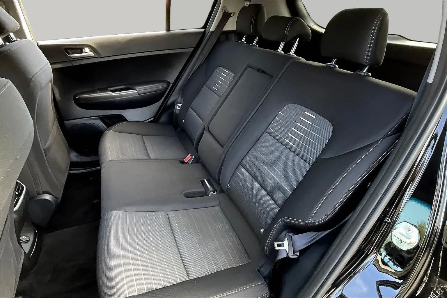Used 2022 Black Cherry Kia LX image 33