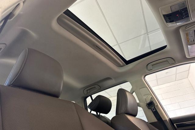 Used 2017  Lexus 460 image 19