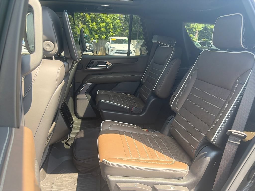 2026 GMC Yukon Denali Ultimate - Photo 49