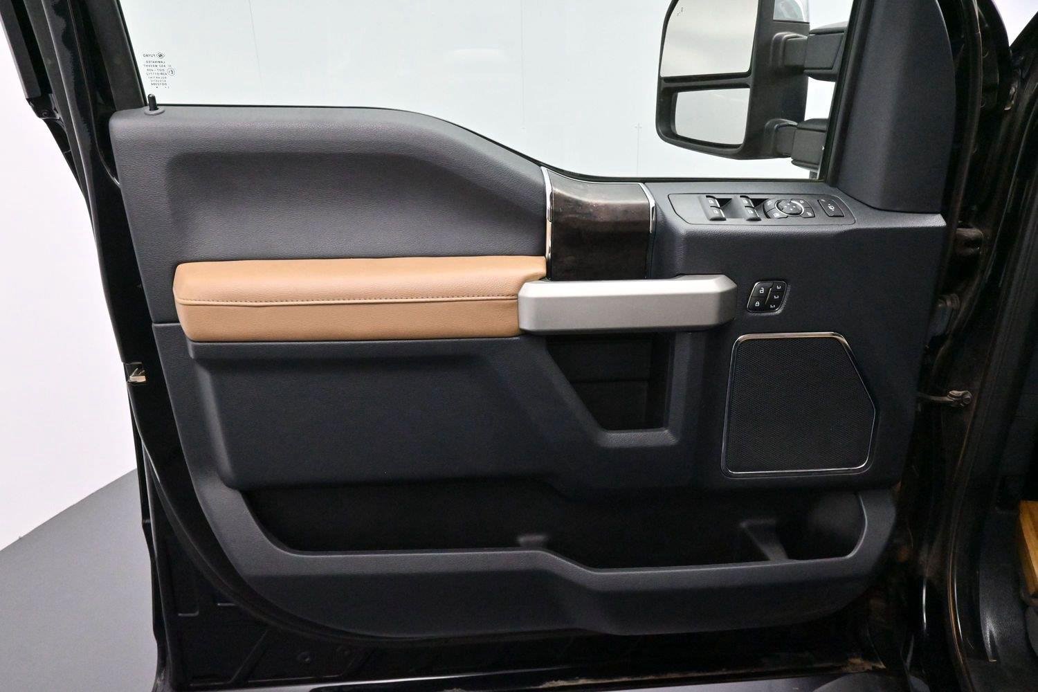 Used 2022 Agate Black Ford LARIAT image 11