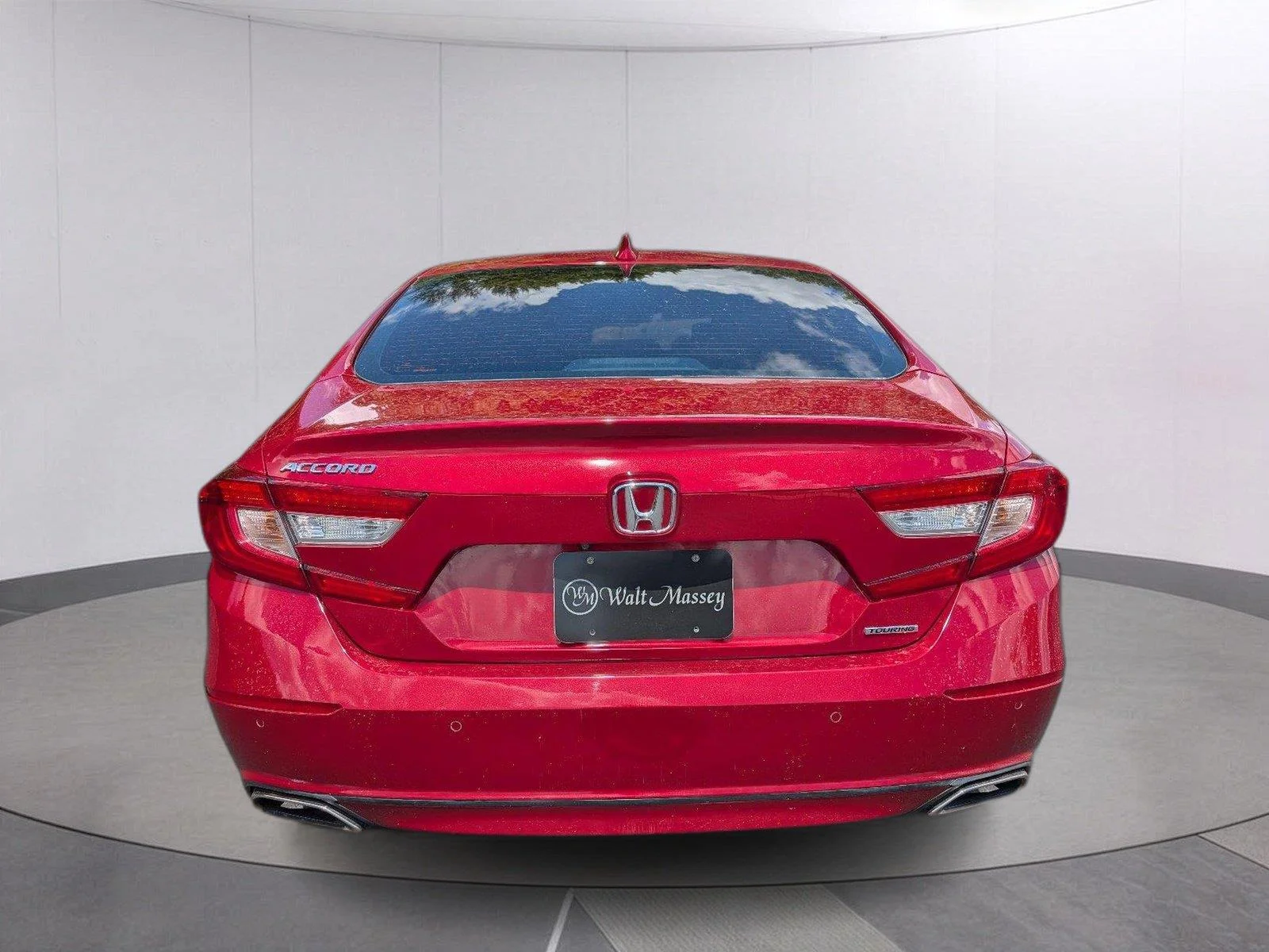 Used 2018 Radiant Red Metallic Honda Touring 1.5T image 6