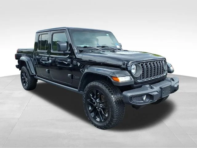Used 2025 Black Jeep Nighthawk image 10