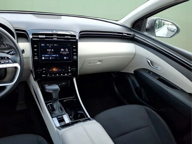 Used 2024 White Hyundai SEL image 14