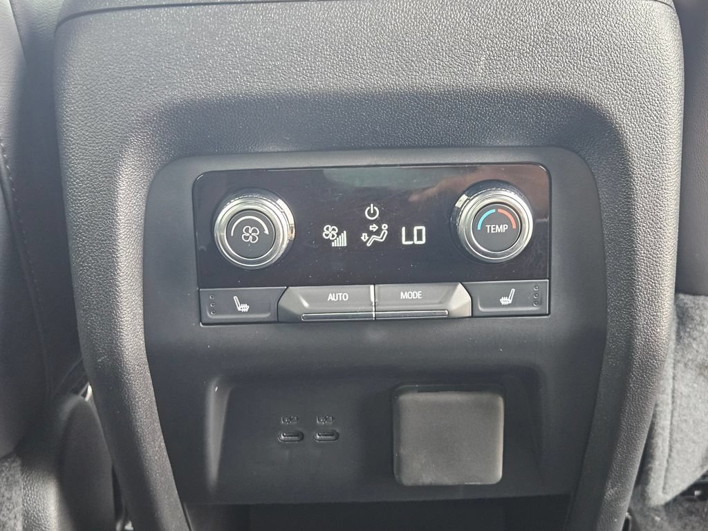 2026 GMC Acadia Denali - Photo 17