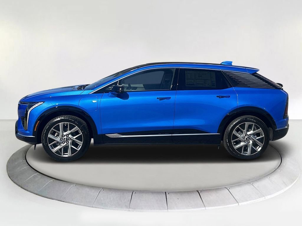 2026 Cadillac Optiq Luxury photo 2