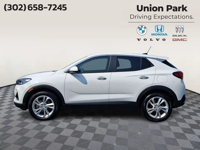 Used 2023 Summit White Buick Preferred image 7