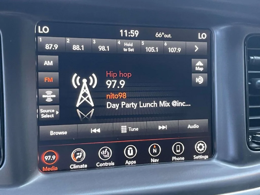 Used 2021 White Dodge SXT image 34
