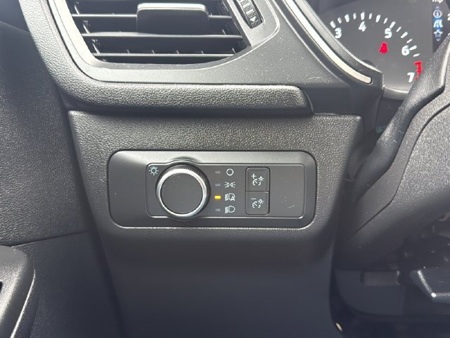 Used 2022 Silver Ford SE image 22