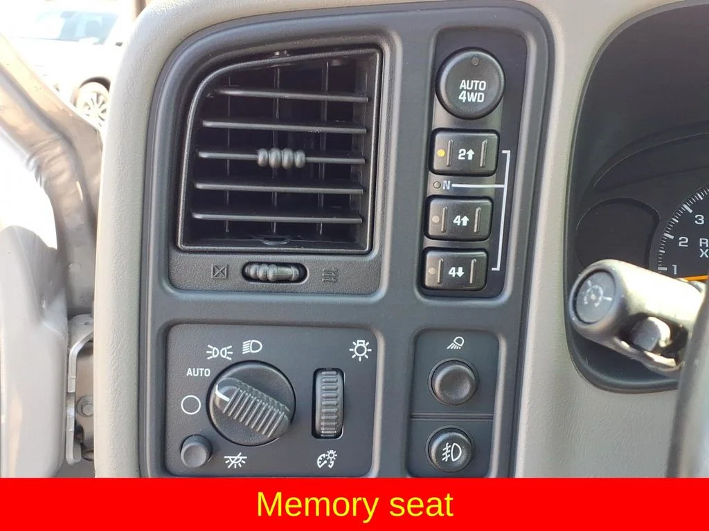 Used 2005 Silver GMC SLT image 18
