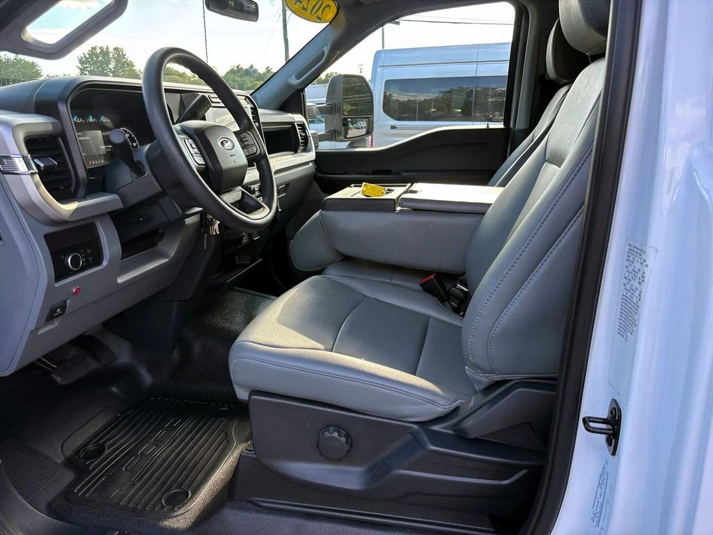 Used 2024 White Ford XL image 12