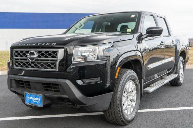 Used 2022 Black Nissan SV image 2