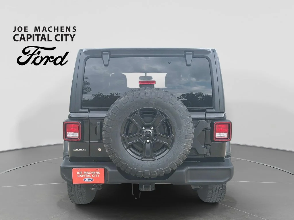 Used 2018 Black Jeep Sport S image 6