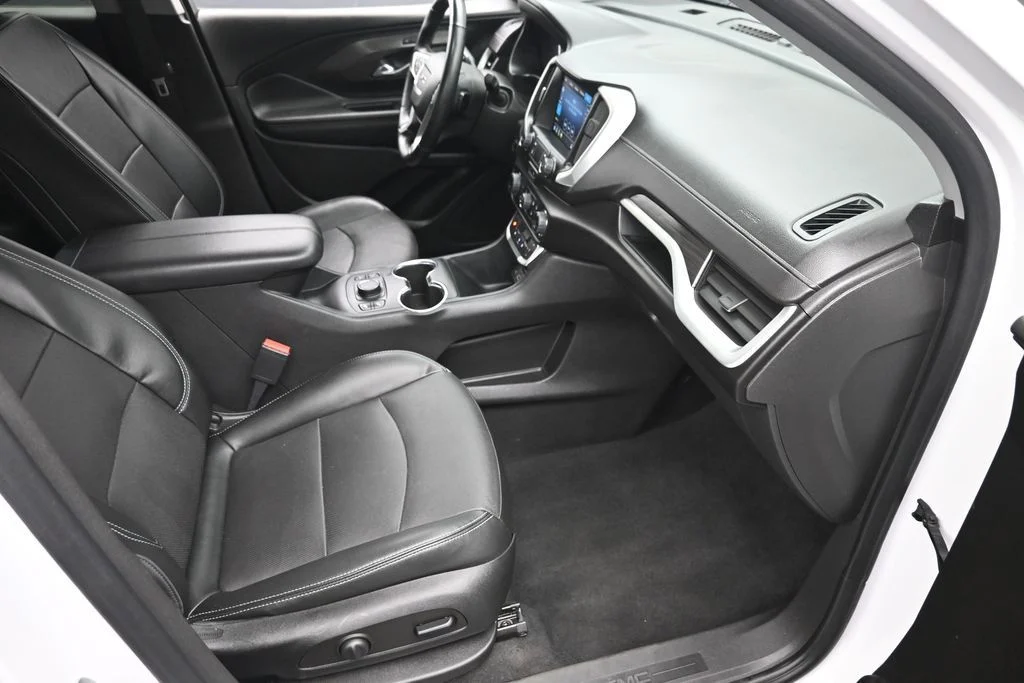 Used 2023 White GMC SLT image 11