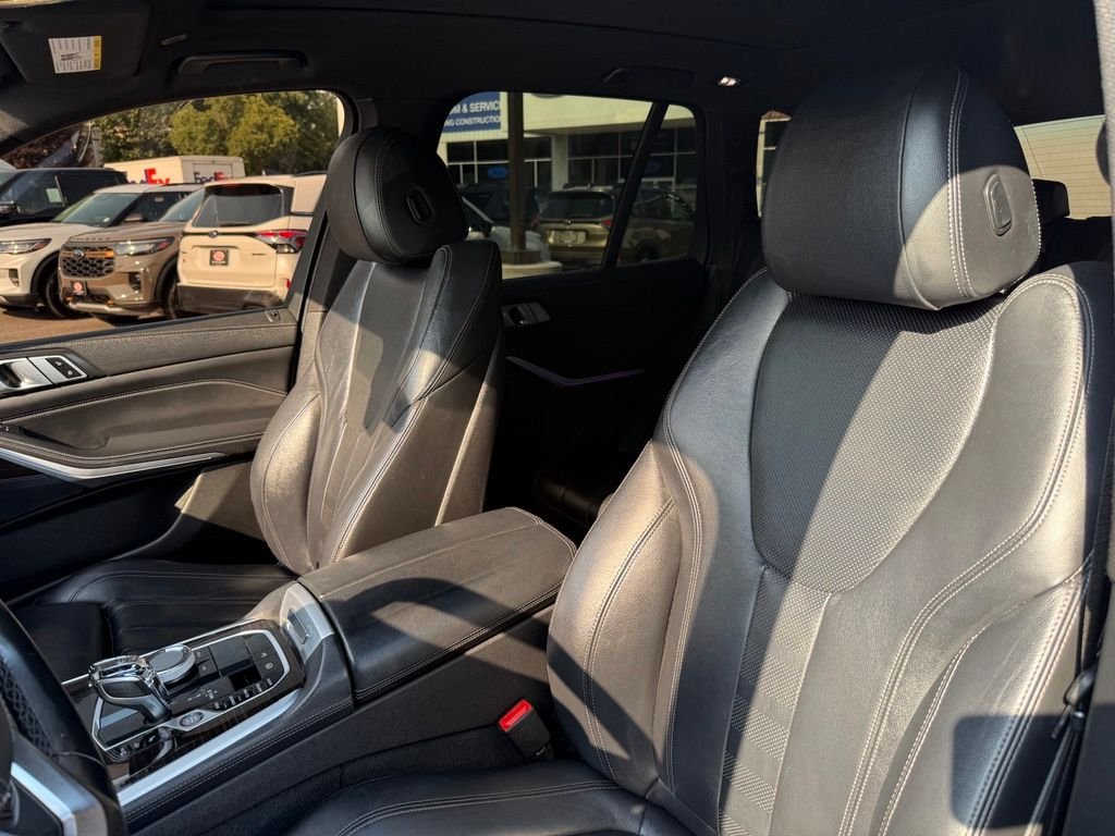 Used 2020 White BMW xDrive40i image 25