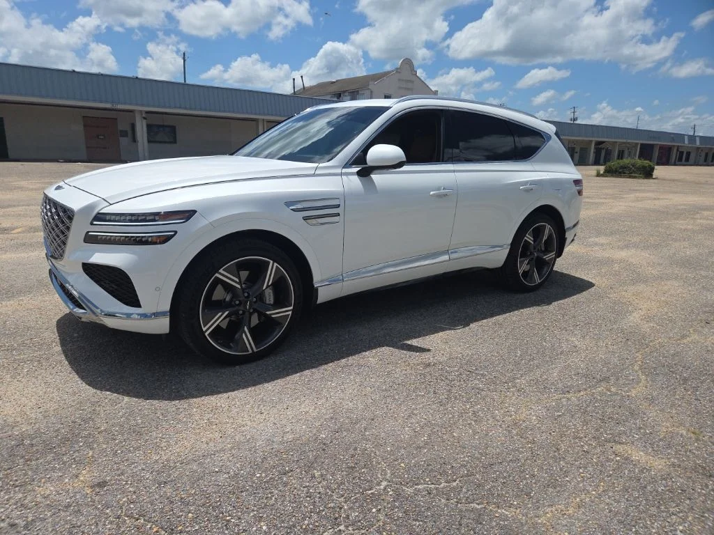 Used 2026 White Genesis 3.5T Prestige image 5