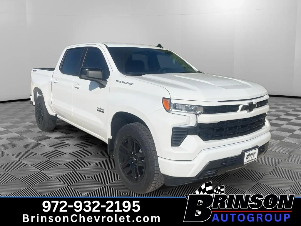 New 2026 Summit White Chevrolet RST image 3