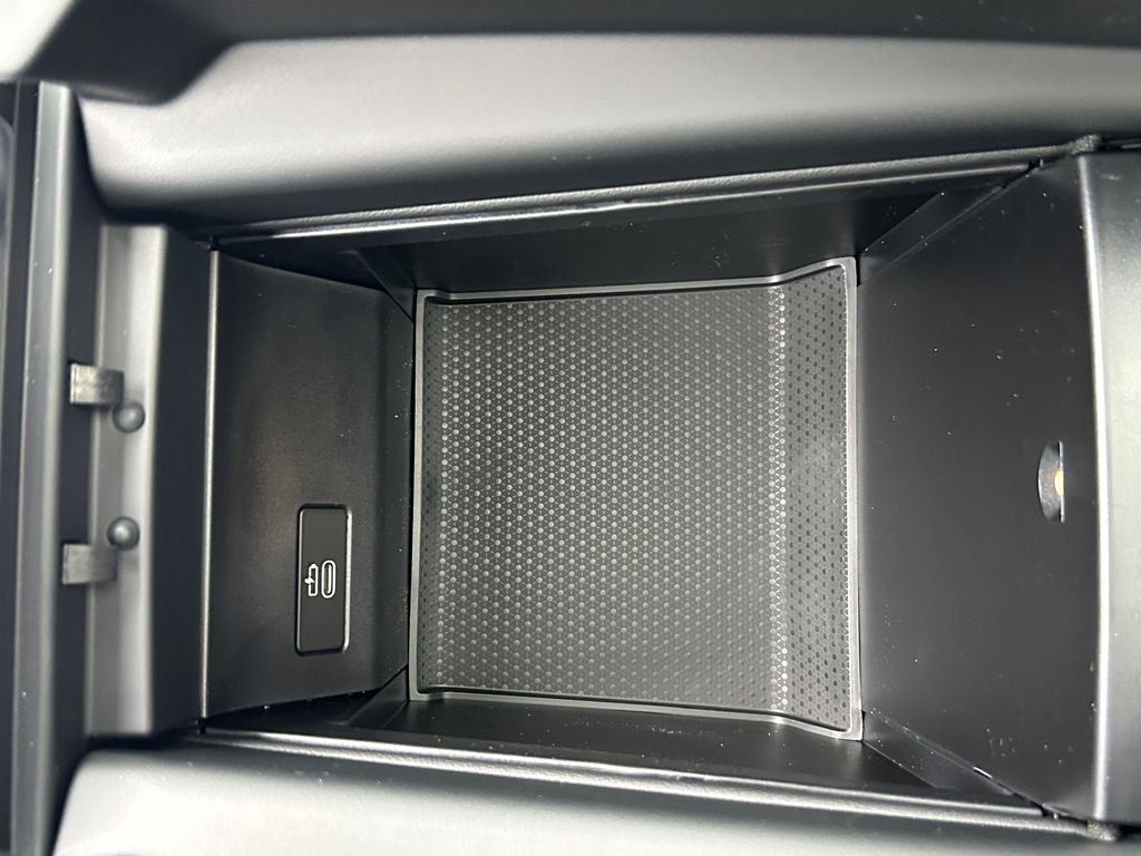 New 2026 Skyscraper Grey Metallic BMW xDrive40i image 29