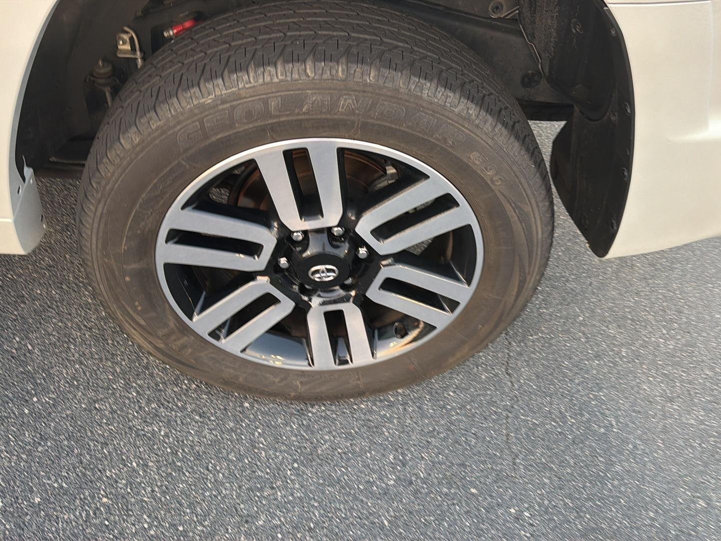 Used 2024 Wind Chill Pearl Toyota Limited image 39