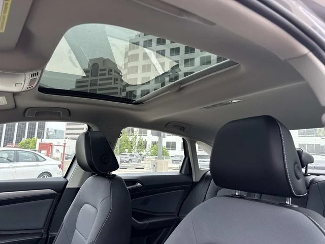 New 2026 Silver Volkswagen 1.5T SE image 15