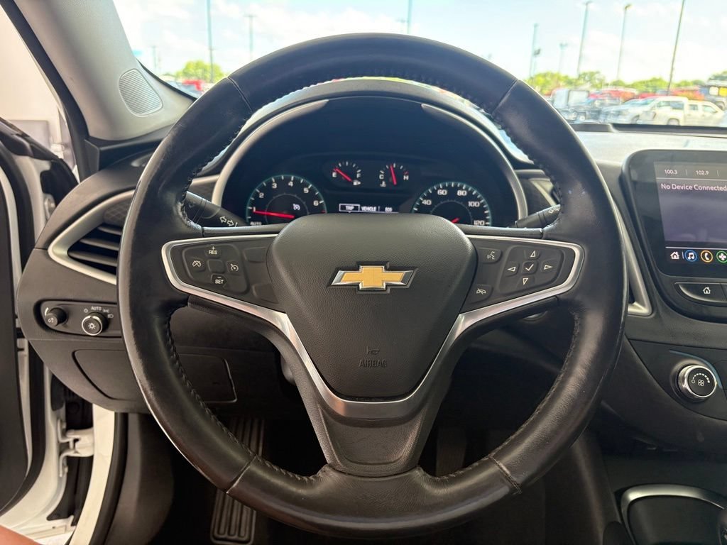 Used 2021 SUMMIT WHITE Chevrolet RS image 3