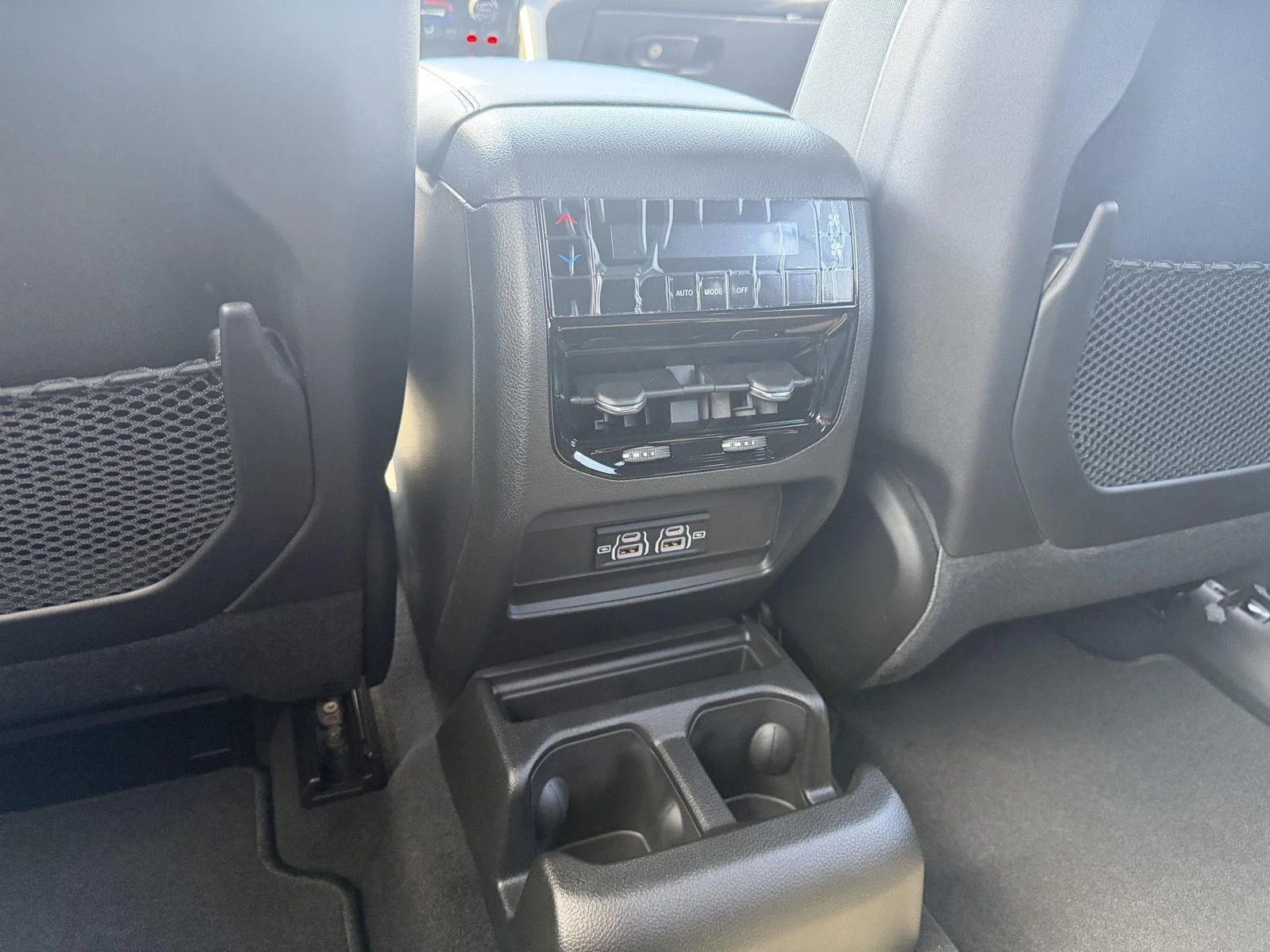 New 2026 Silver Zynith Exterior Paint Jeep Laredo image 9