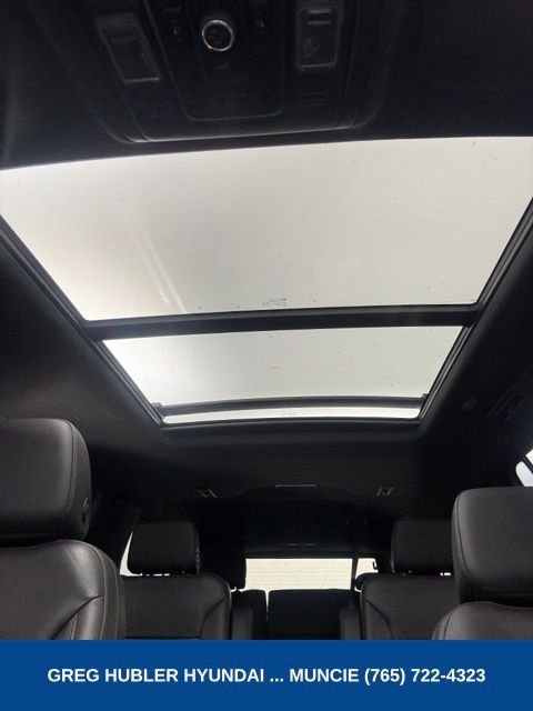 Used 2022 Black Chevrolet Z71 image 55