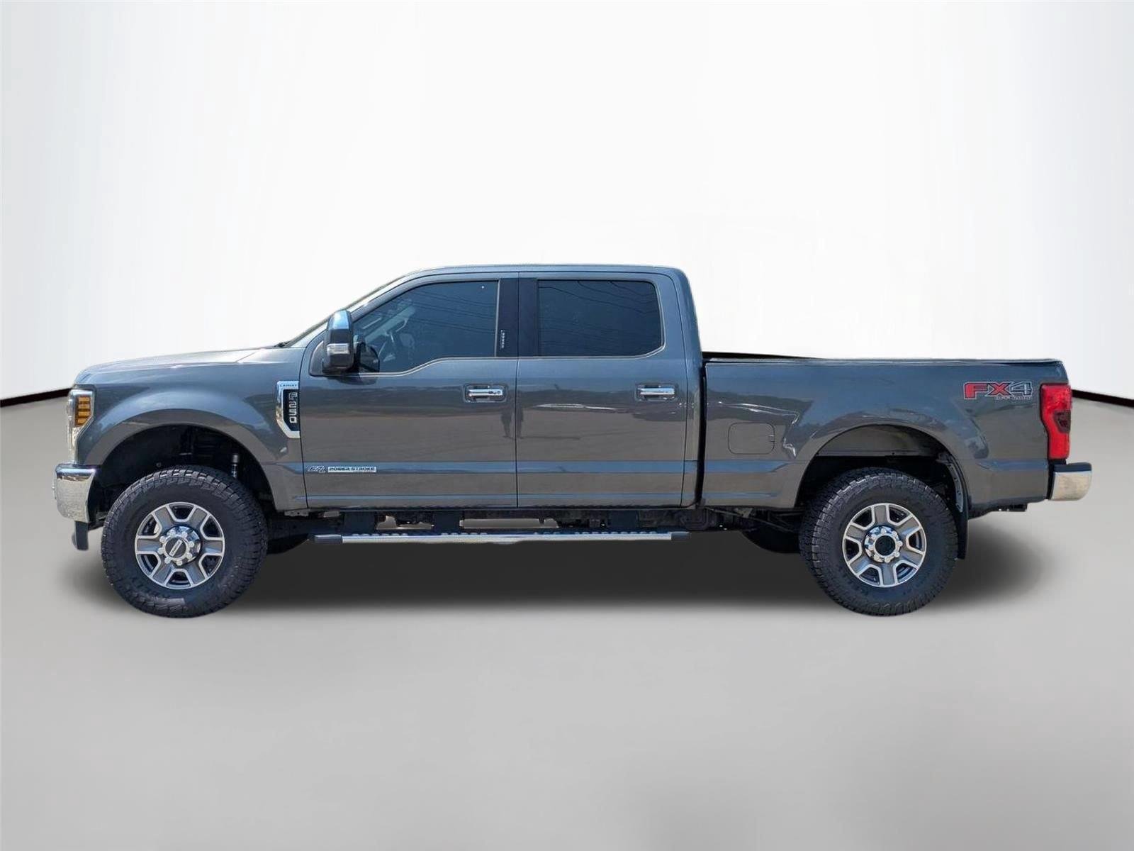 Used 2018 Magnetic Metallic Ford LARIAT image 8