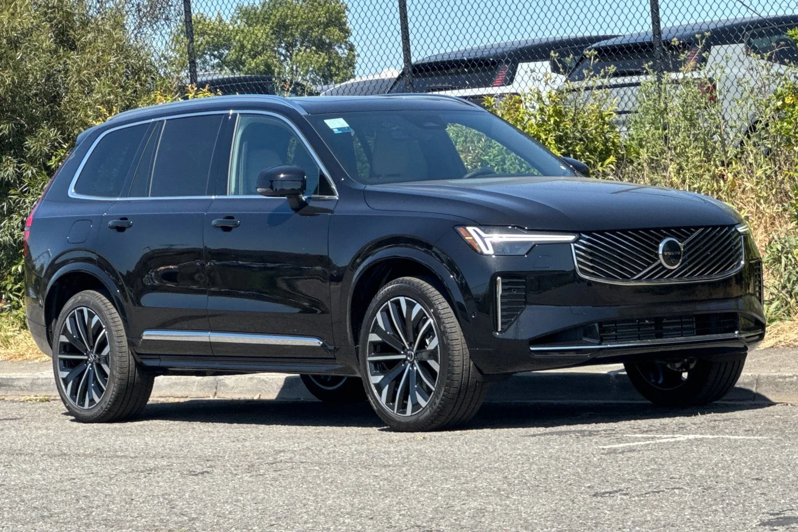 New 2026 Onyx Black Volvo T8 Plus 7-Seater image 9