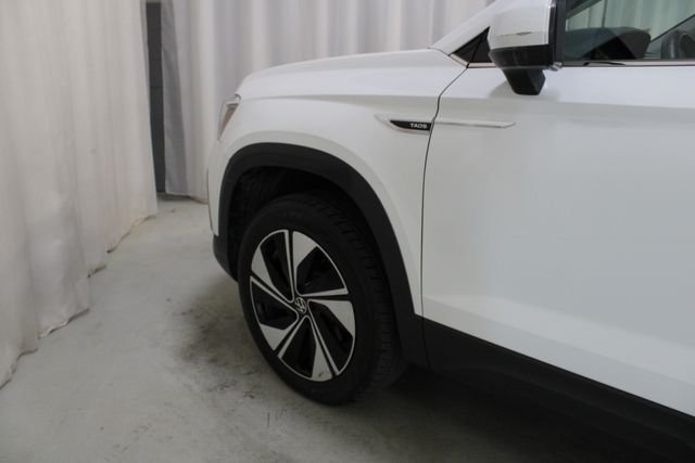 Used 2024 Pure White Volkswagen 1.5T SE image 29