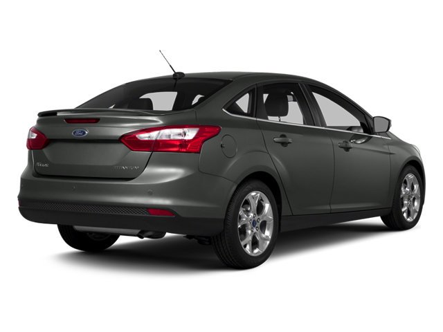 Used 2014 Ingot Silver Metallic Ford SE image 2