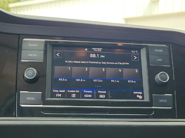2023 Volkswagen Jetta SE - Photo 29