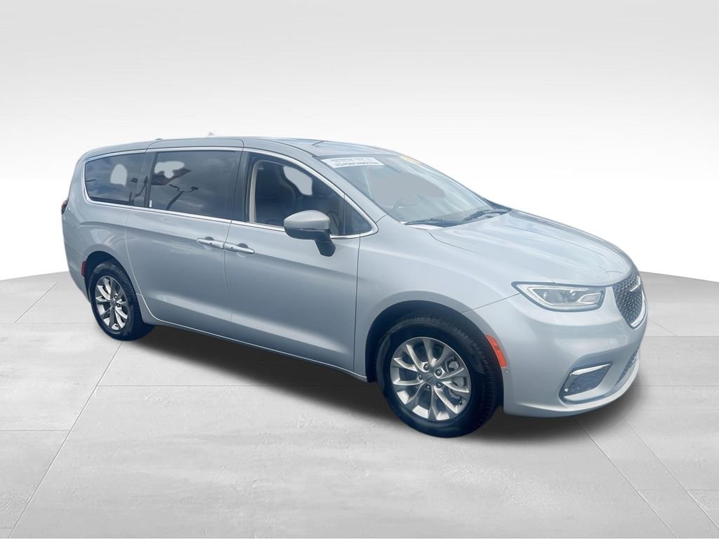 Used 2023 Silver Chrysler Touring L image 2