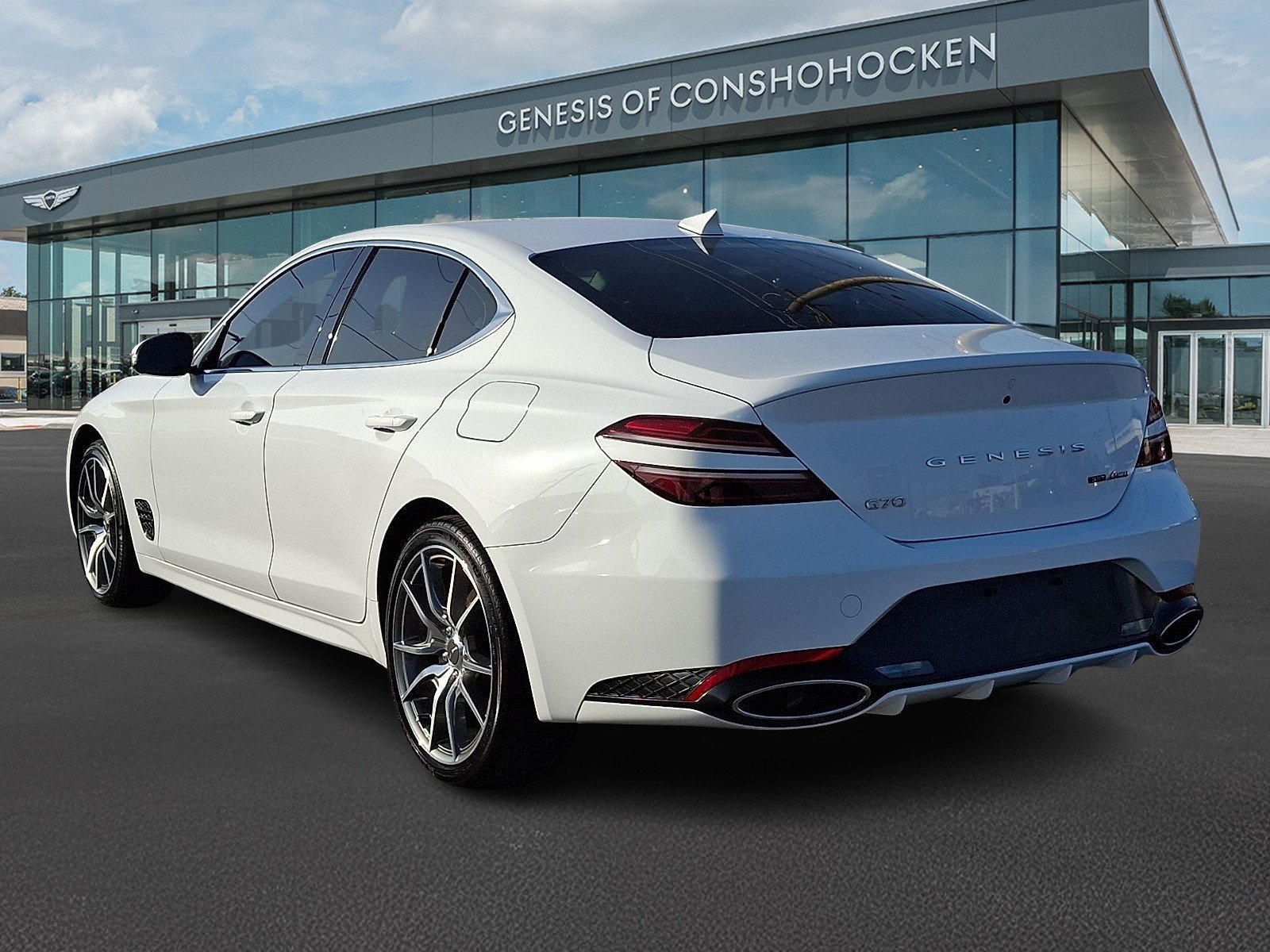 Used 2023 Alta White Genesis 3.3T image 4